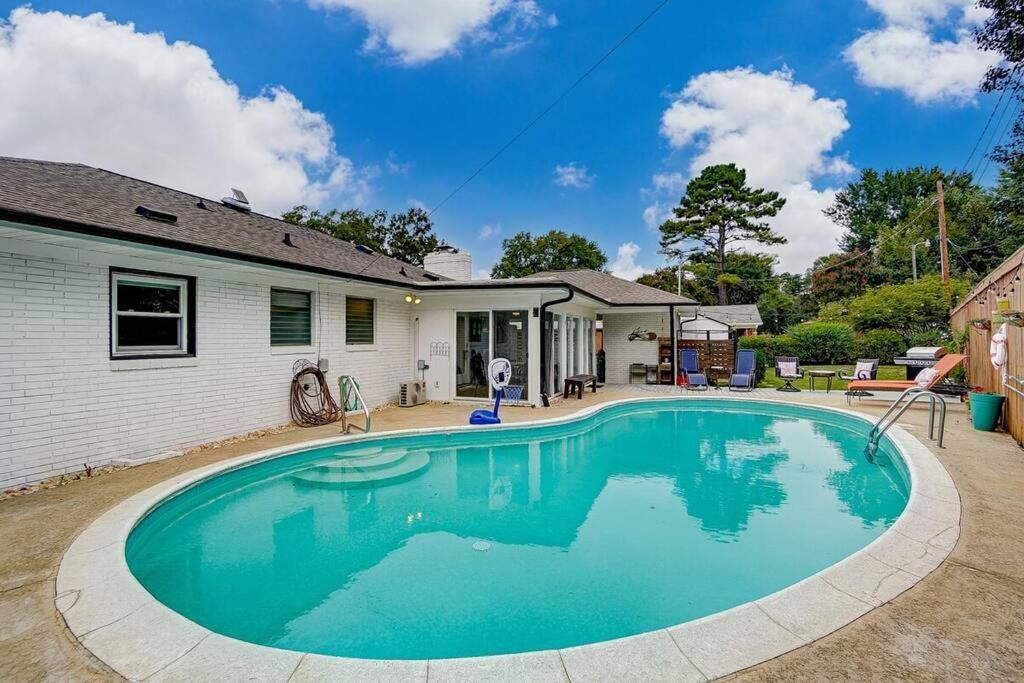 Poolside Bungalow With Fire Pit Fun And King Suite Charlotte Eksteriør bilde